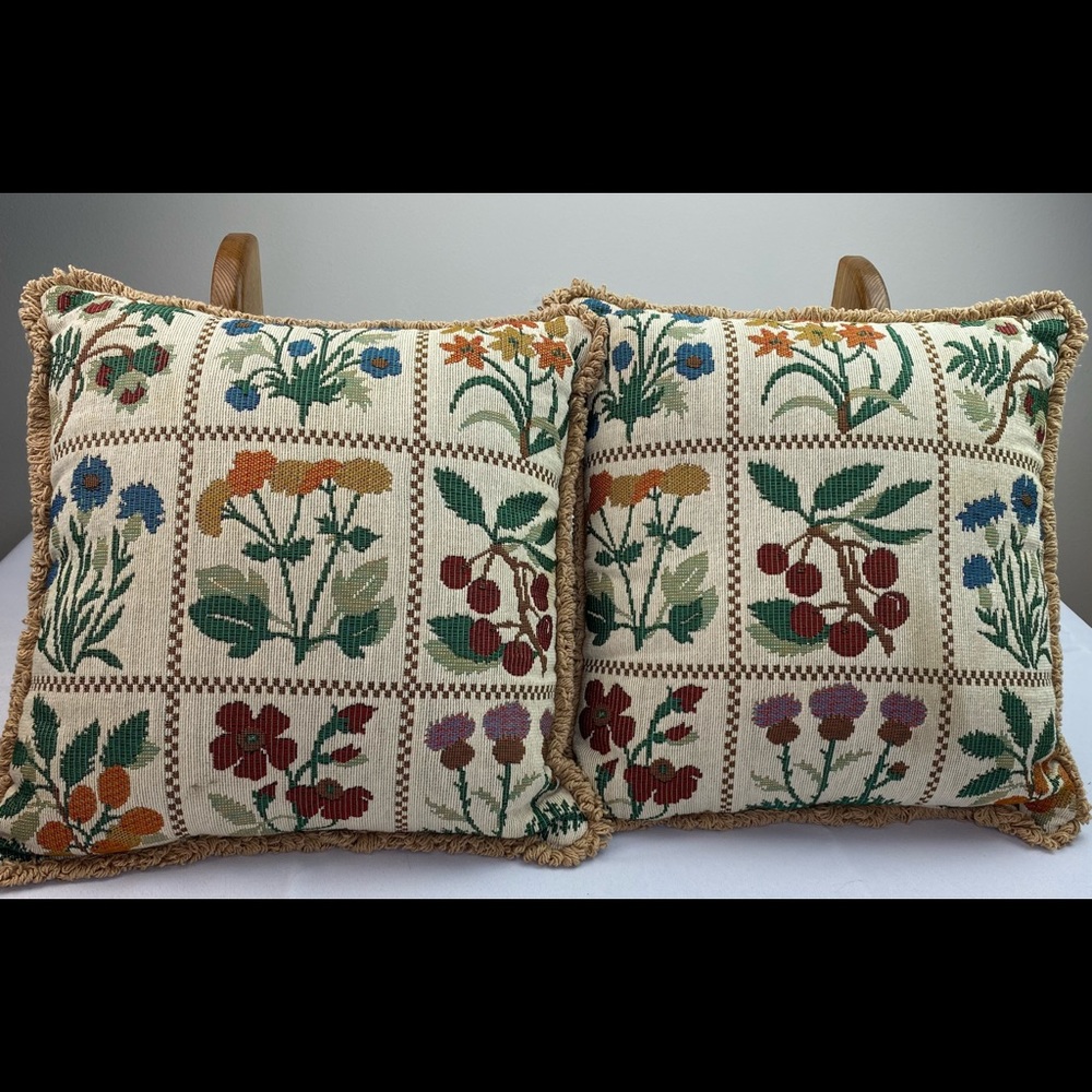Vintage Accent/Throw Pillows - floral